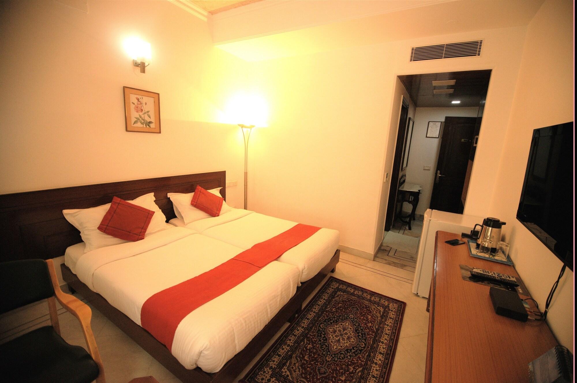 Hotel Palm Greens New Delhi Luaran gambar