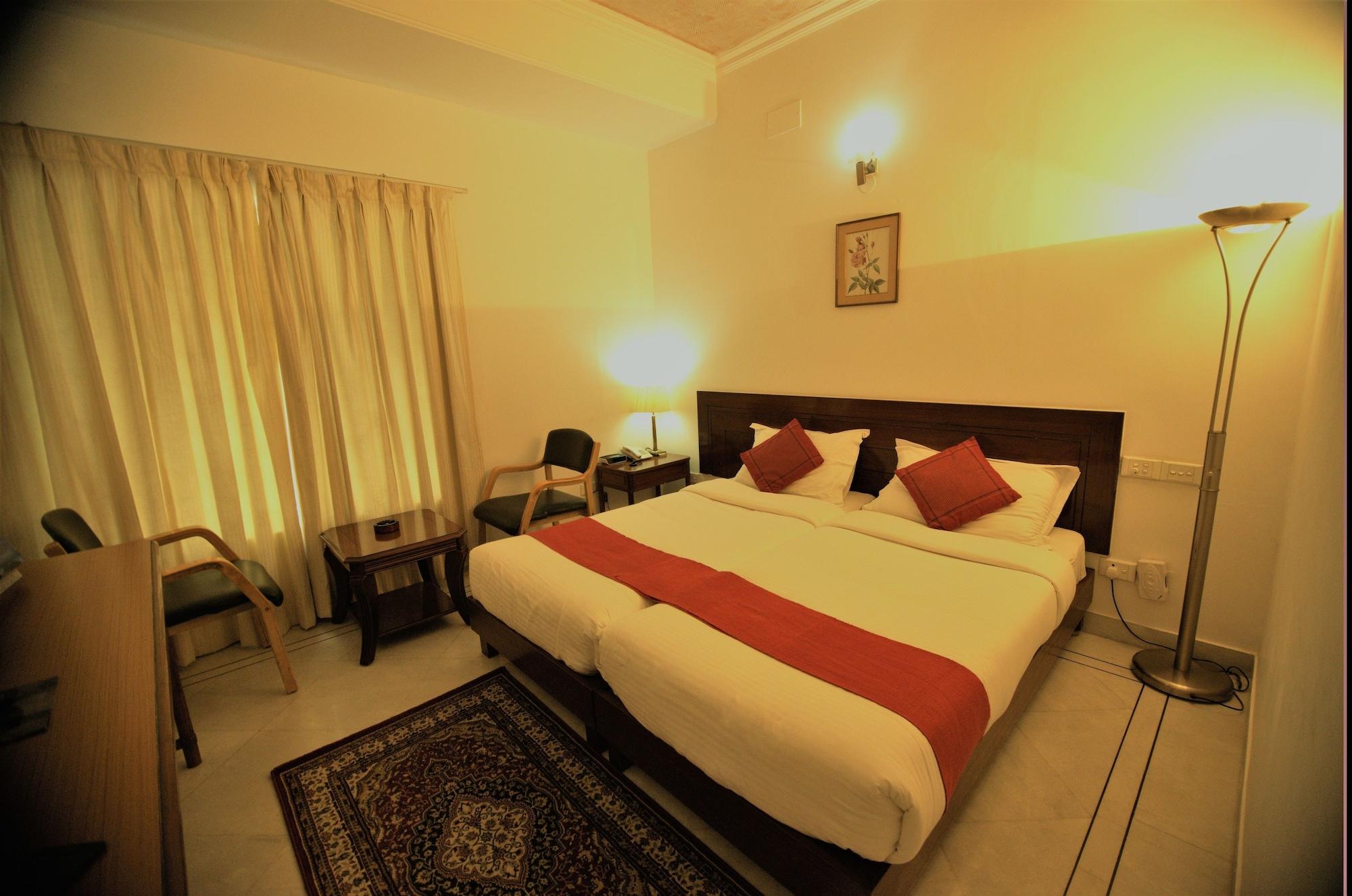 Hotel Palm Greens New Delhi Luaran gambar