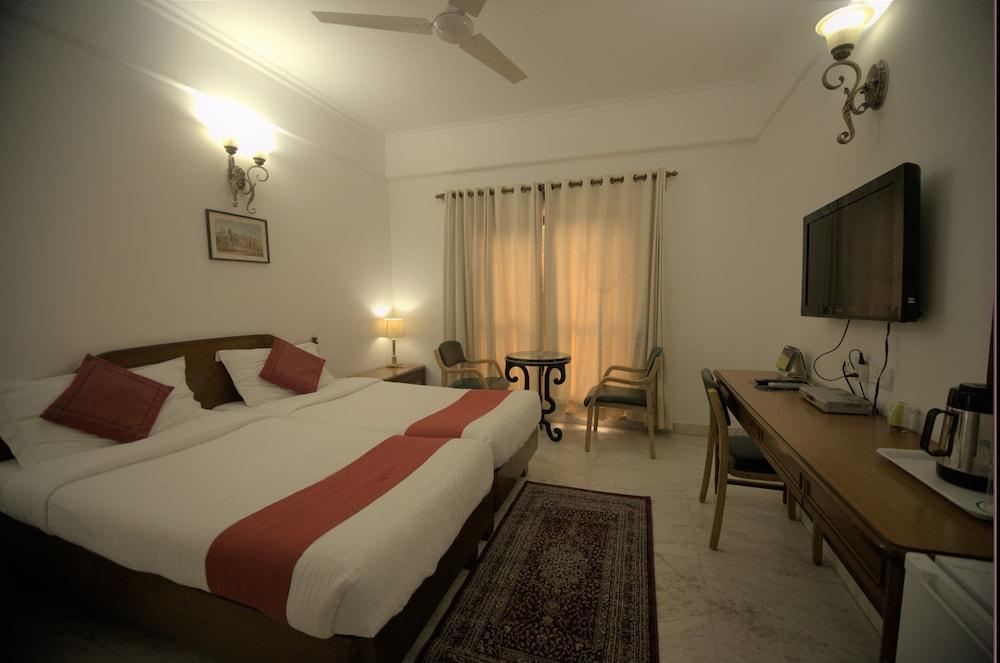 Hotel Palm Greens New Delhi Luaran gambar