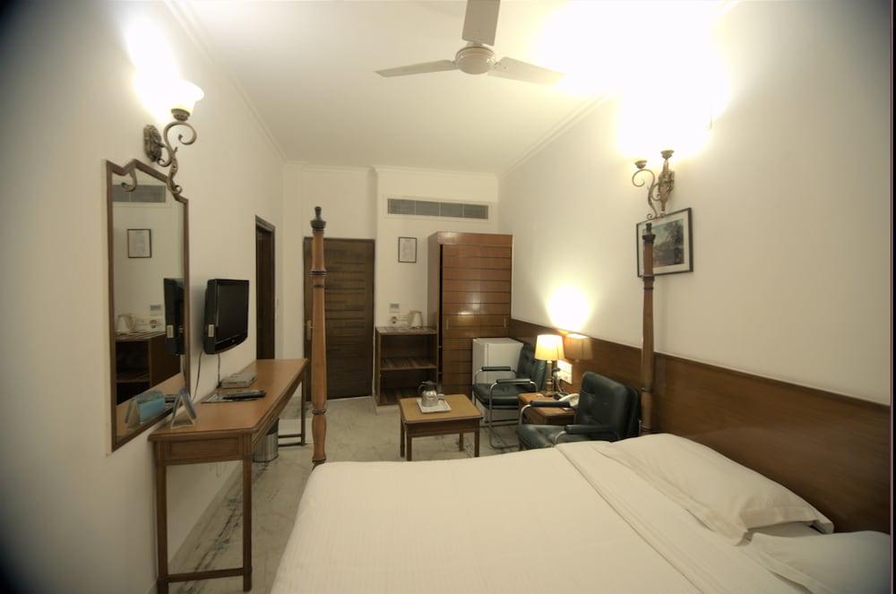 Hotel Palm Greens New Delhi Luaran gambar
