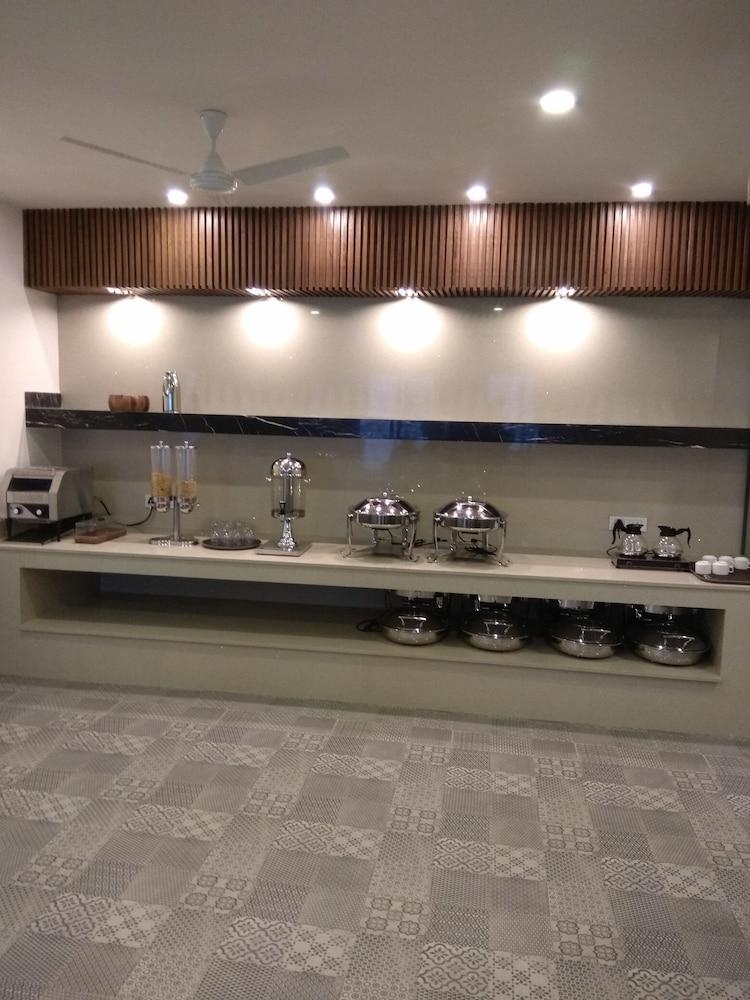 Hotel Palm Greens New Delhi Luaran gambar