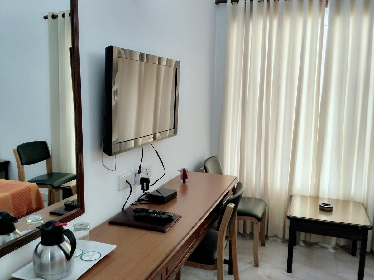 Hotel Palm Greens New Delhi Luaran gambar