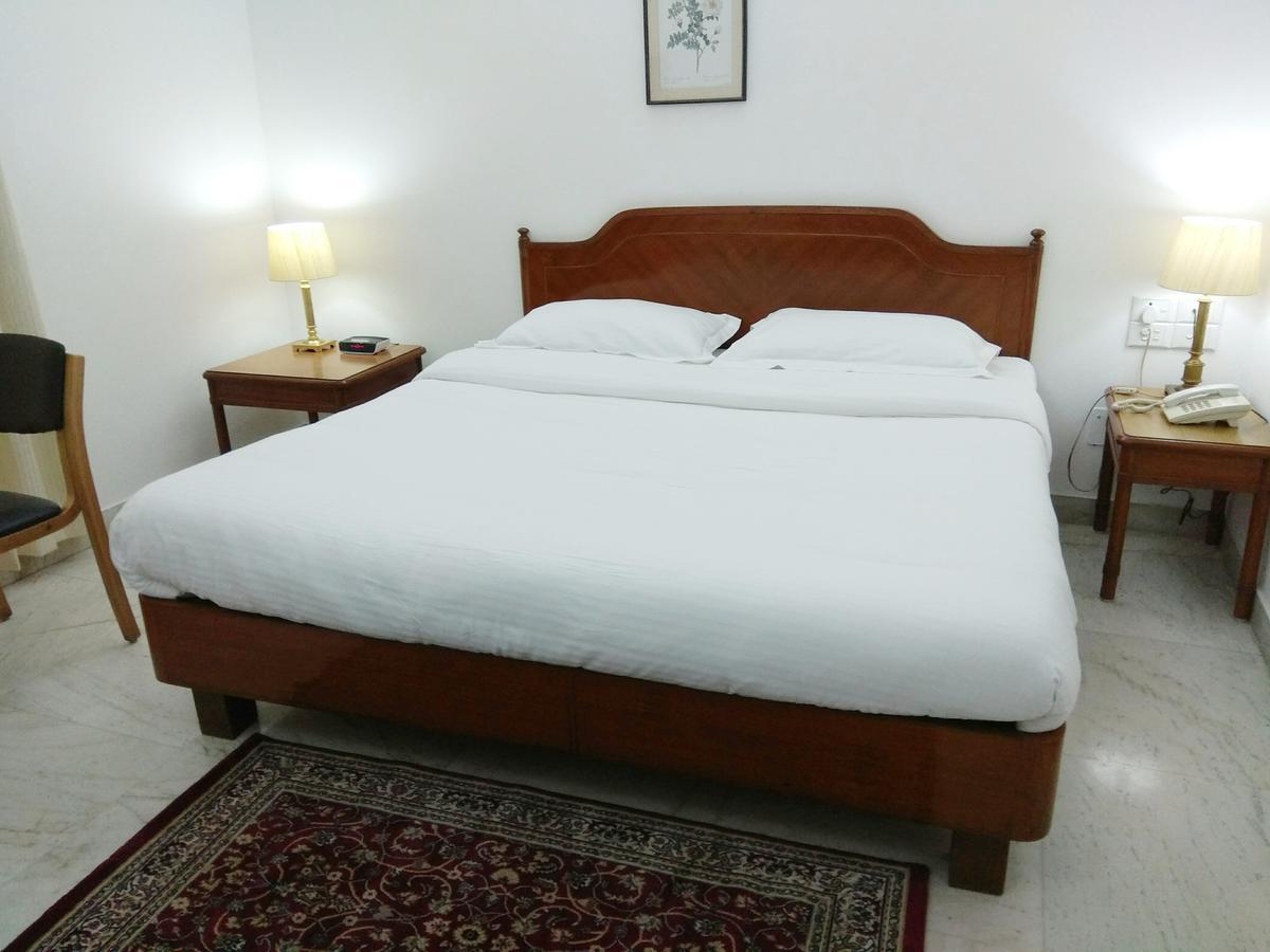 Hotel Palm Greens New Delhi Luaran gambar