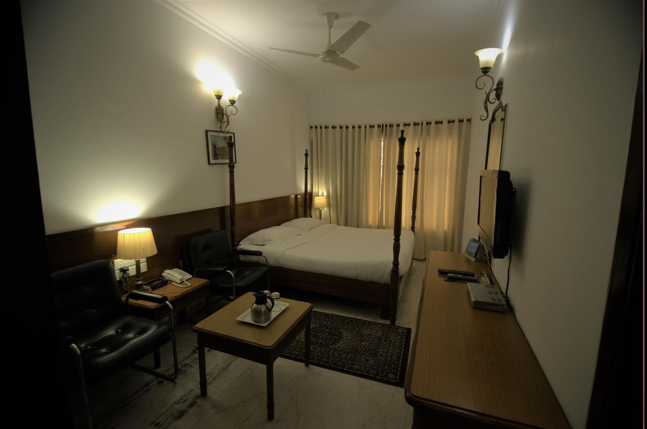 Hotel Palm Greens New Delhi Luaran gambar