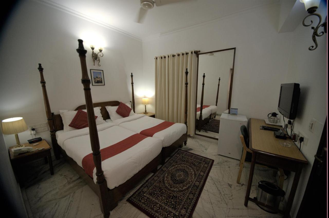 Hotel Palm Greens New Delhi Luaran gambar