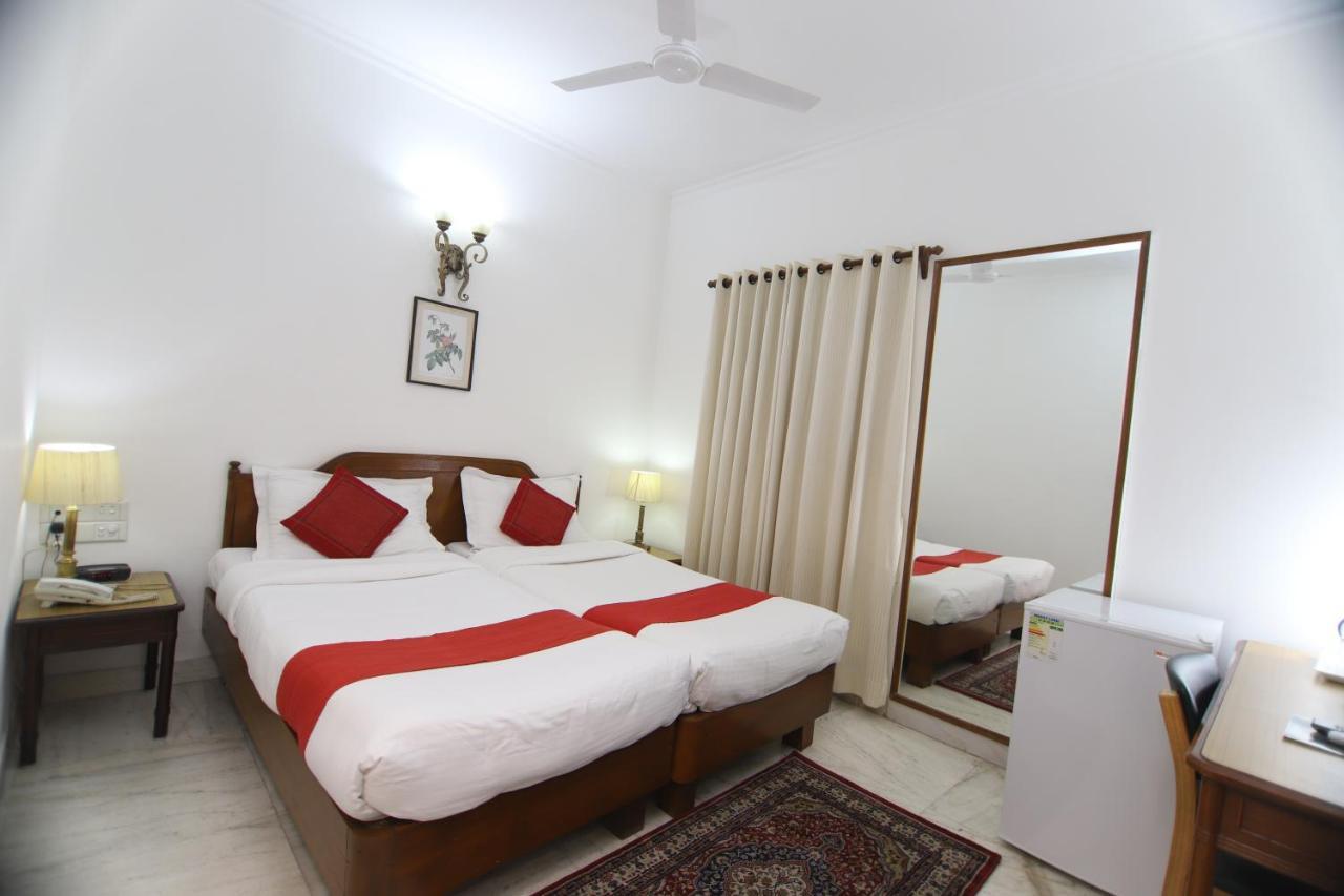 Hotel Palm Greens New Delhi Luaran gambar