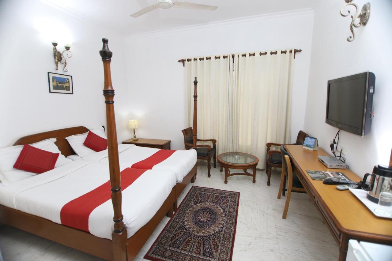 Hotel Palm Greens New Delhi Luaran gambar