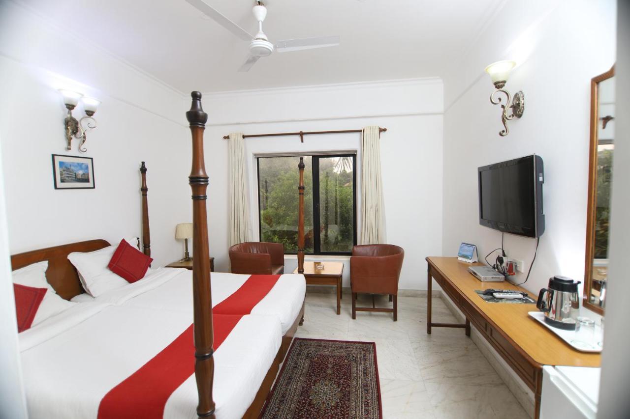Hotel Palm Greens New Delhi Luaran gambar